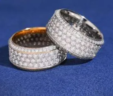 Mens Iced-Out Moissanite Ring — VVS1